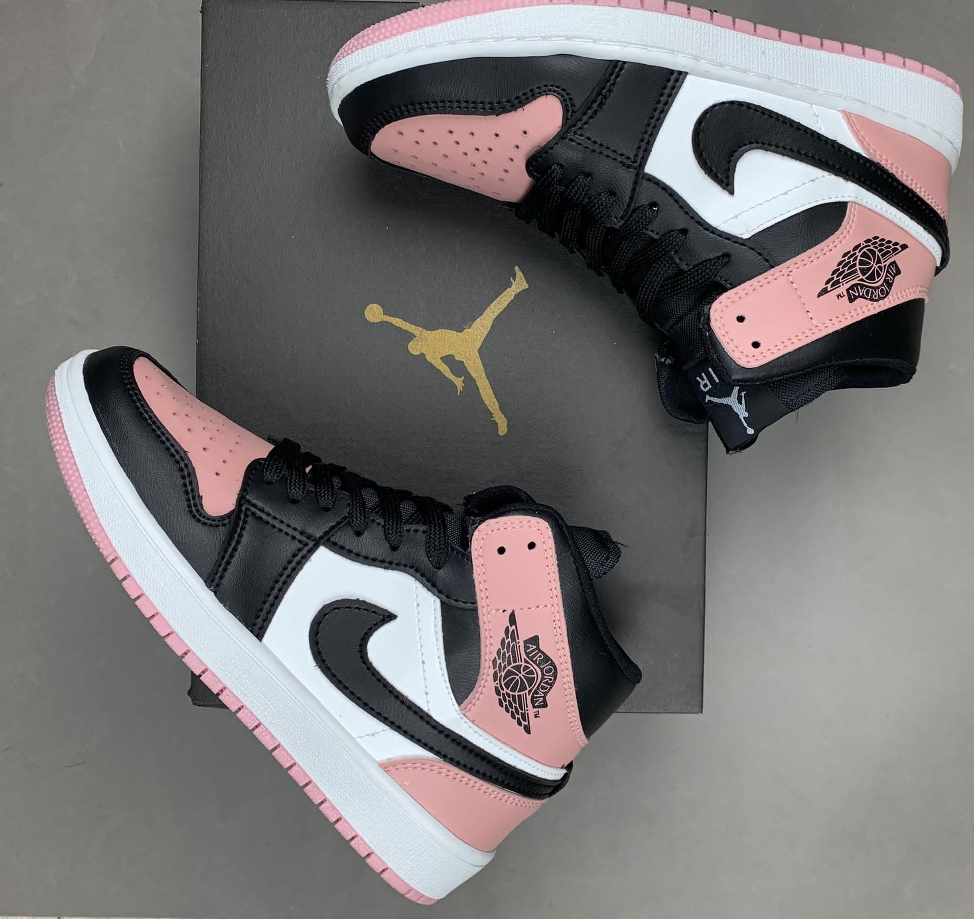 AJ1 Pink