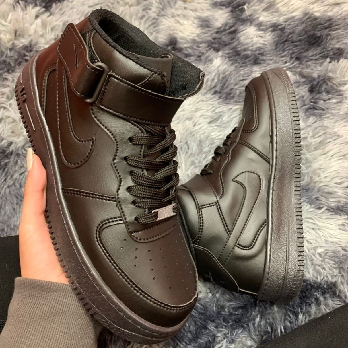 AF1 Mid "Black"