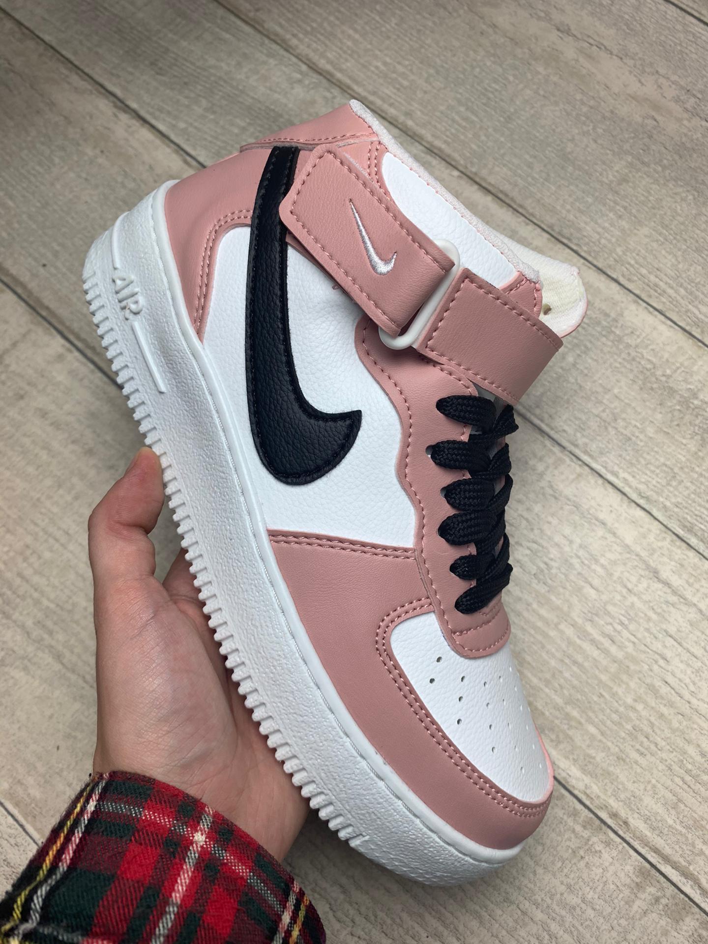 AF1 Mid Pink