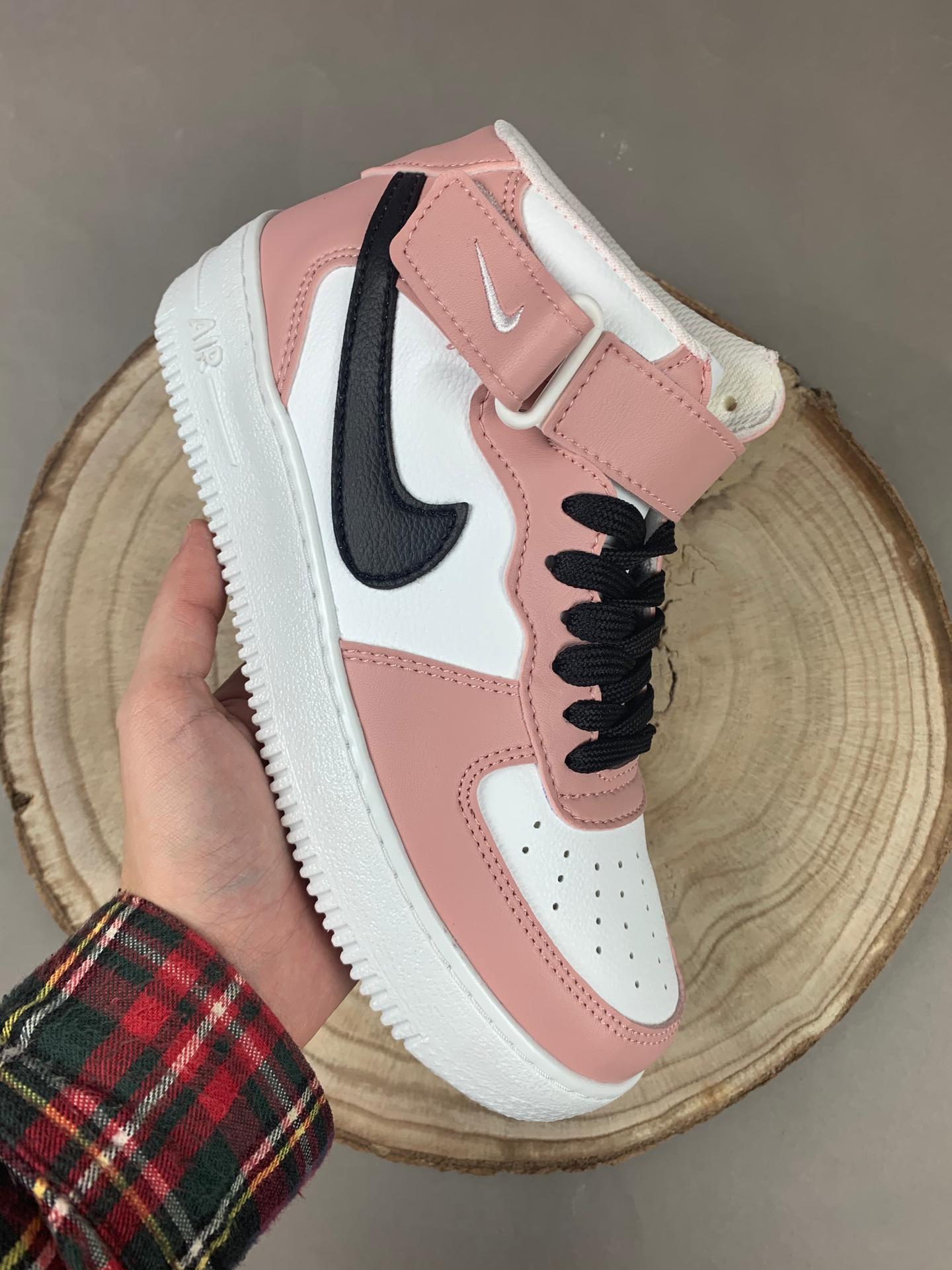 AF1 Mid Pink