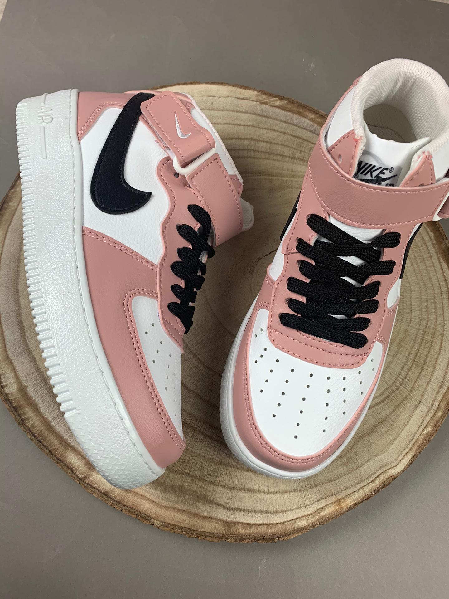 AF1 Mid Pink