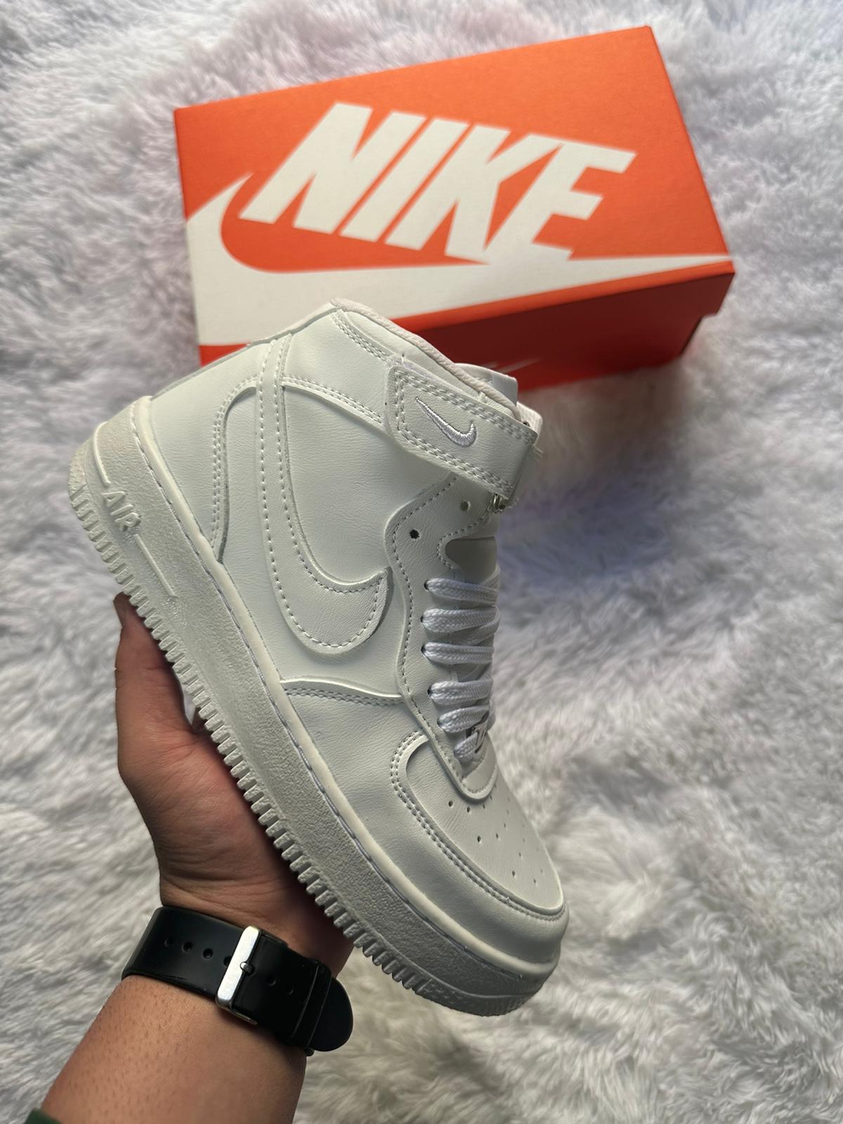 AF1 Mid "White"