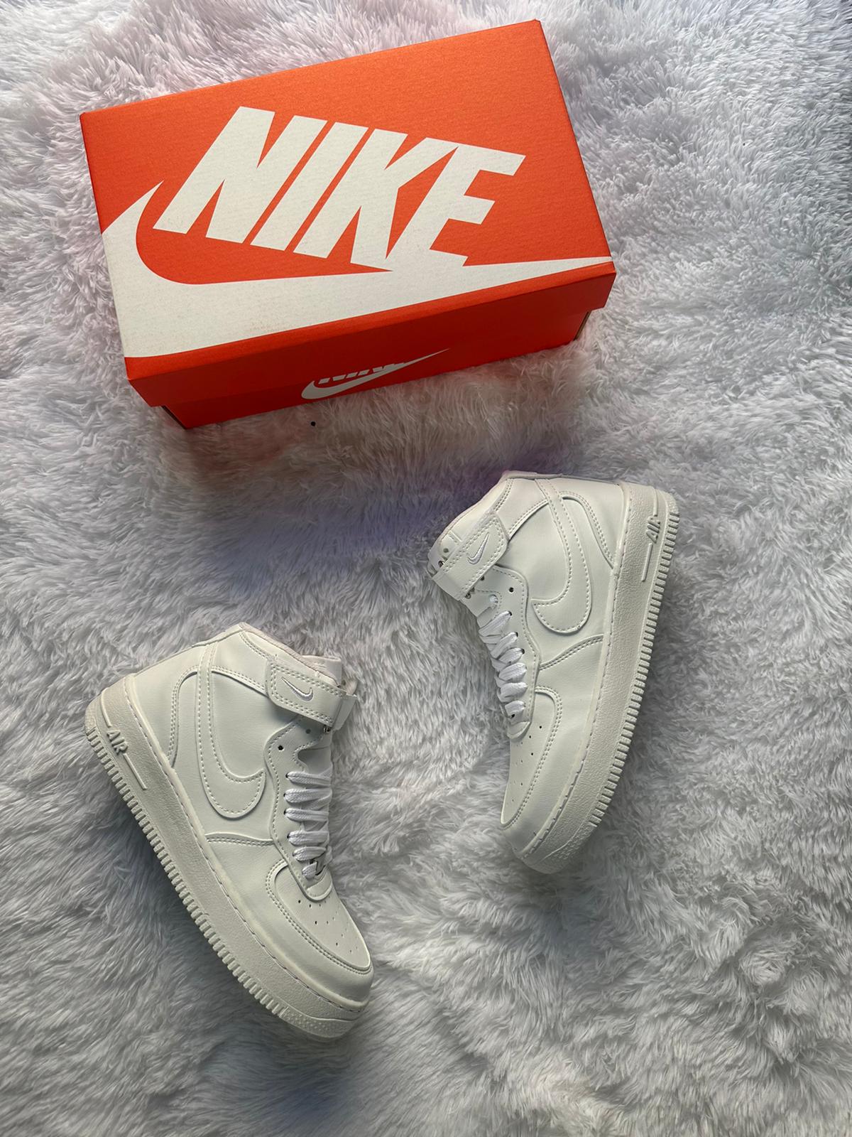 AF1 Mid "White"