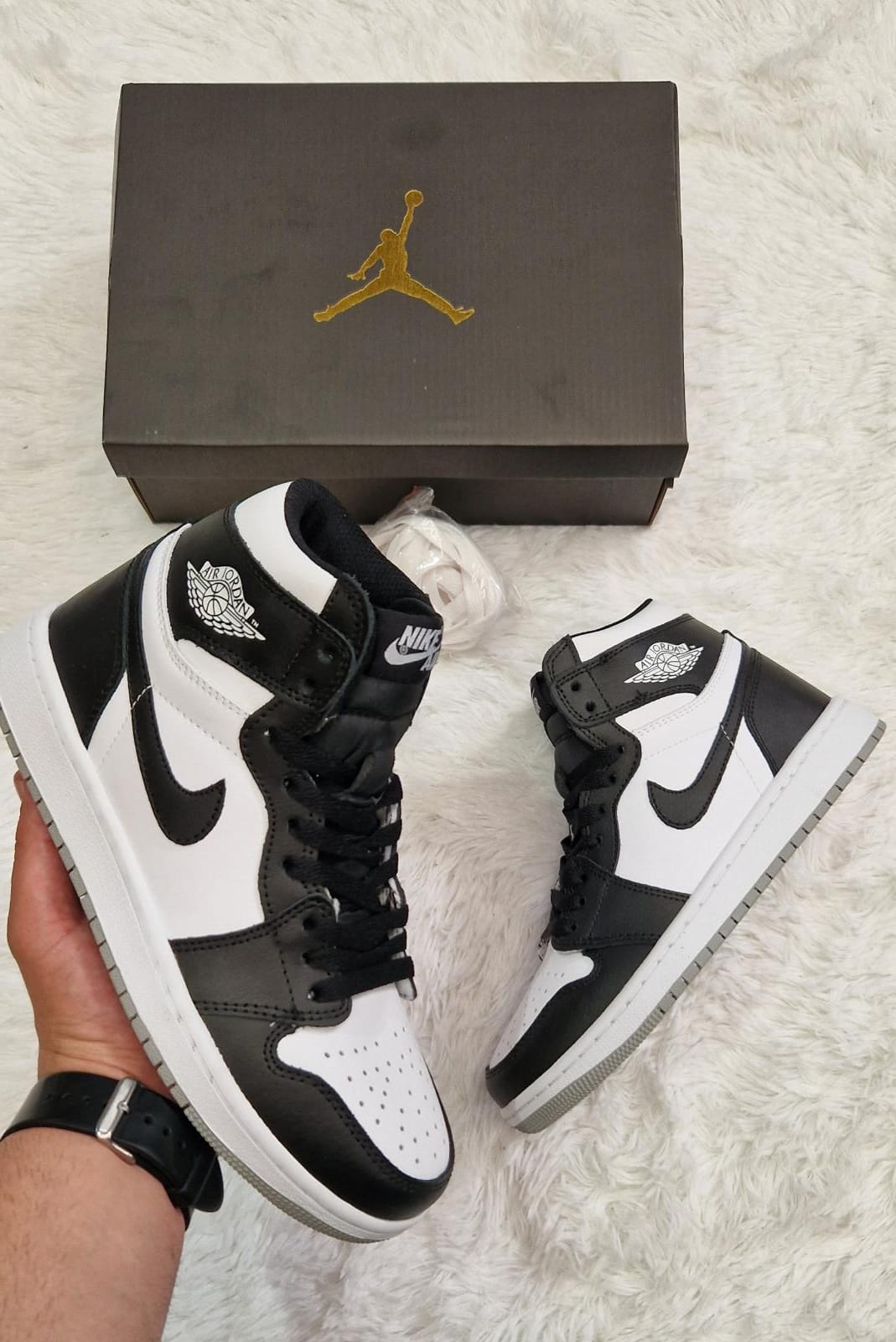 AJ1 "OG Black and White"