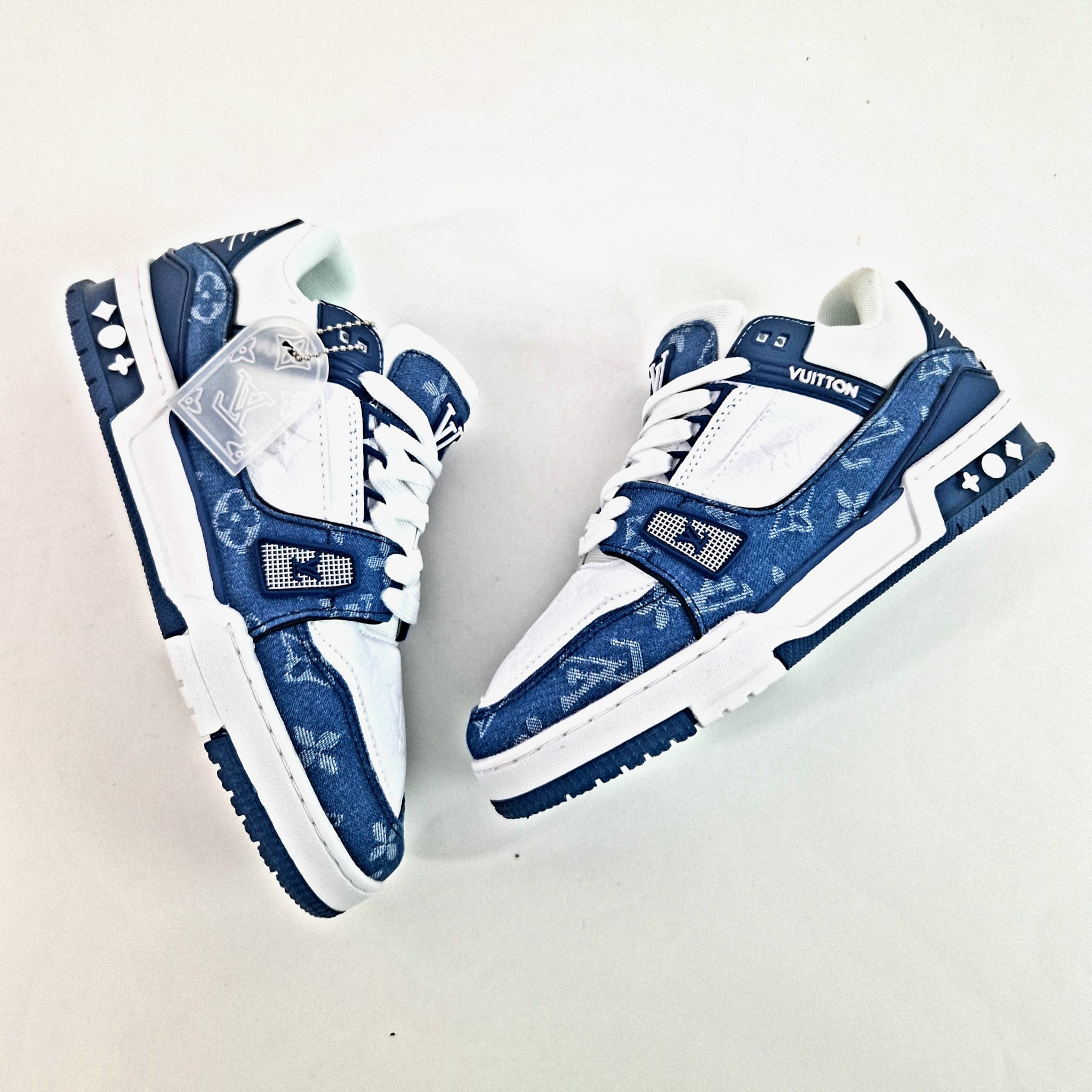 LV Trainer Blue