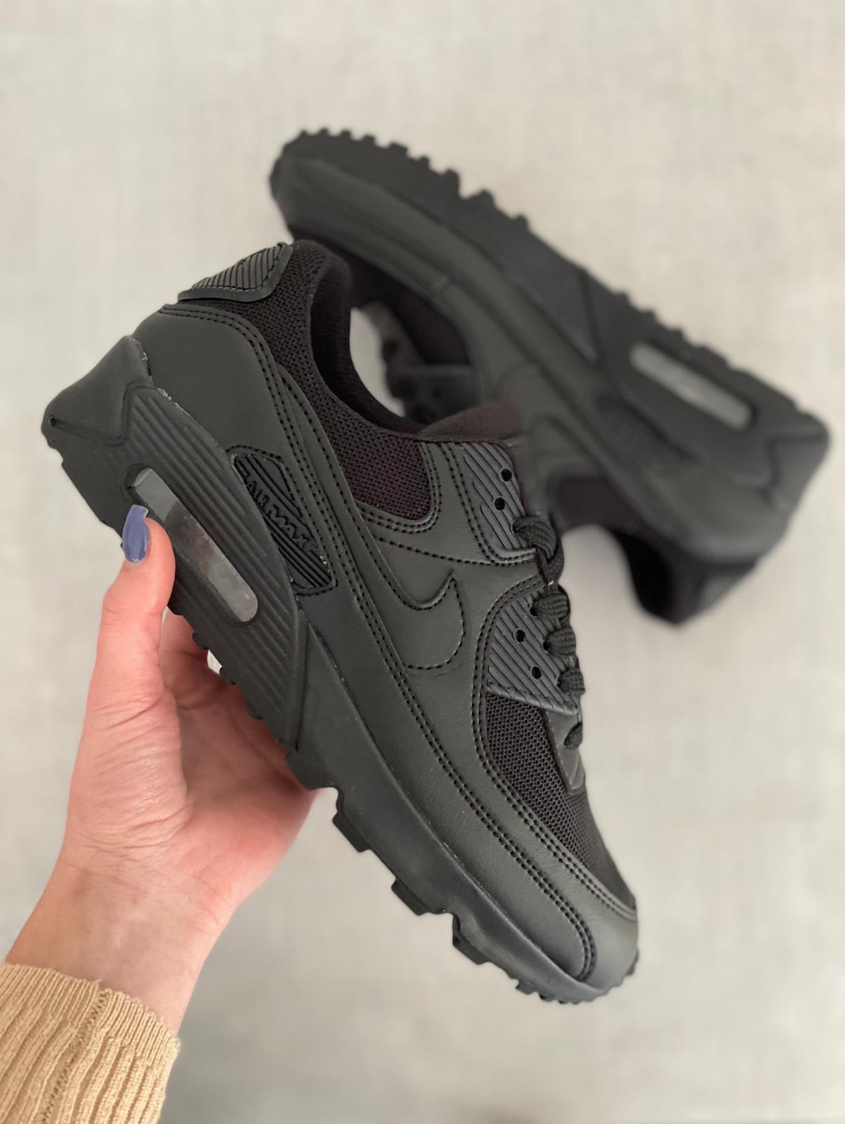 AM 90 Negras