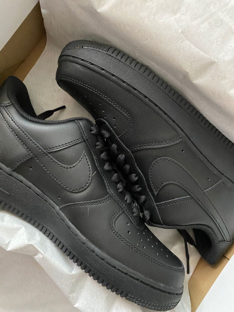 AF1  Black